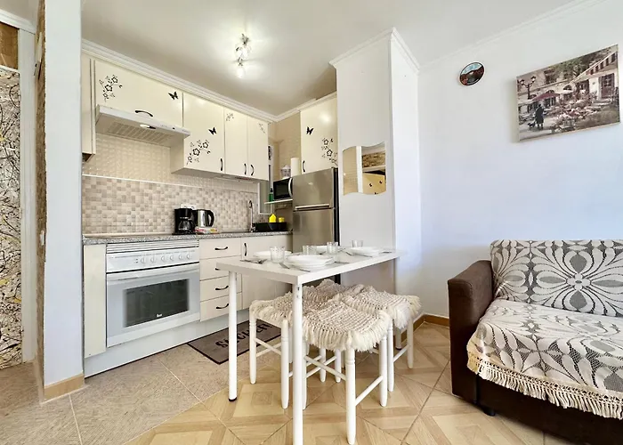 Torres De Yomely - M1f * Playa de las Americas (Tenerife)