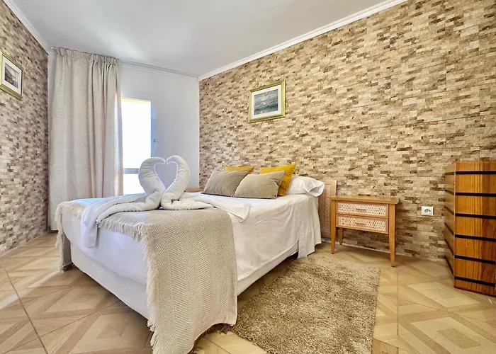 Torres De Yomely - M1f * Playa de las Americas (Tenerife)